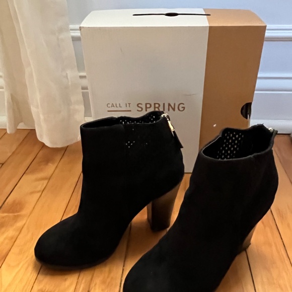 Call It Spring Black Suede Booties - Picture 15 of 16